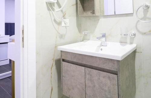 Borsh Hotel | Memi Hotel