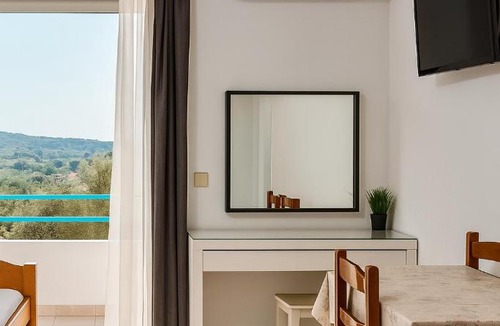 Kremasti Apartment | Merryland Studios & Apartments