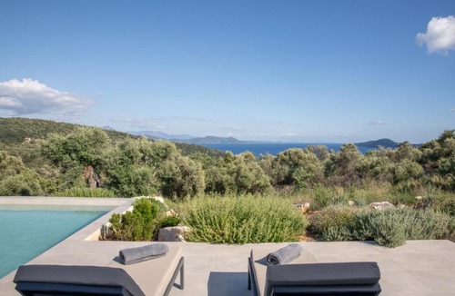 Meganisi Villa | Mesogi Villas