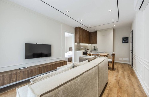 Tirana Apartment | Metropolitan Living | 1BR Balcony Apartment by PikHost