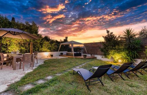 Alepou House | Mi Casa - Serene Garden Retreat, 2 bedroom house