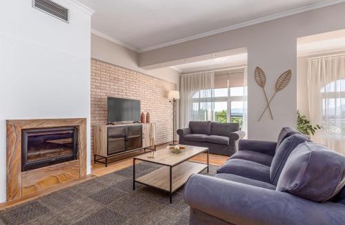 Alepou House | Mi Casa - Serene Garden Retreat, 2 bedroom house