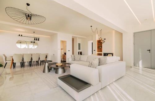 Vlicha Villa | Michelle Villa