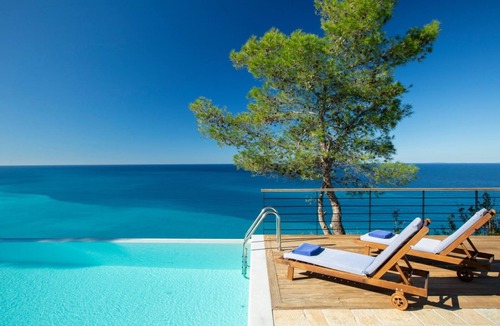 Agios Nikitas Villa | Milos Bay Villas - Brand new modern villa with spectacular views of Milos Beach