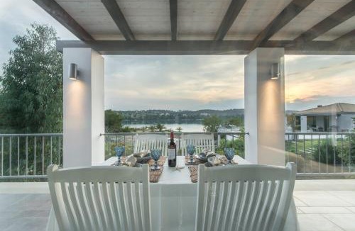 Porto Heli House | Minimal Sea View Maisonette