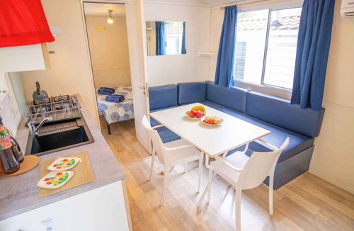Sami House | Mobilehome with air conditioning, terrace and pool