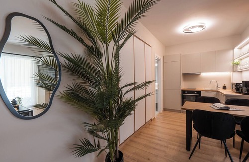 Kallithea Apartment | Modern Apartment in Athens with Balcony