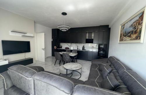Mbrostar-Urë Apartment | Modern Apartment in Fier, Albania