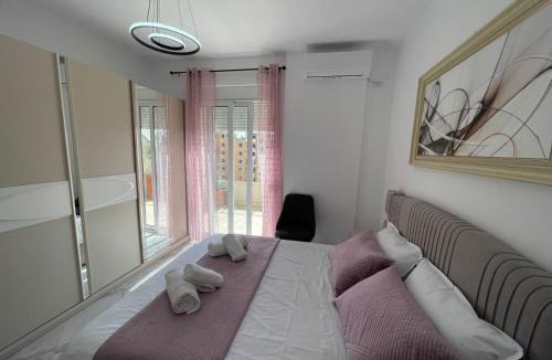 Mbrostar-Urë Apartment | Modern Apartment in Fier, Albania