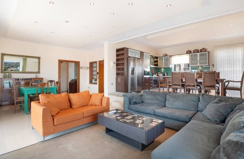 Keratea Apartment | Modern apartment near Athens and the coast