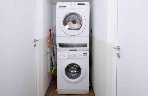 Dafni-Ymittos Apartment | Modern Athens stay near to Metro with fast Wi-Fi