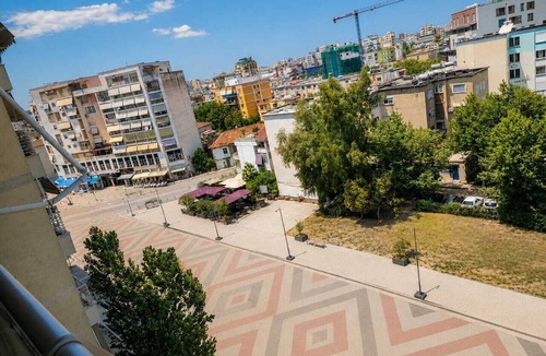 Tirana Apartment | Modern Central Tirana Apartment with Free Parking & Fast WiFi