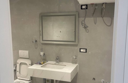 Kodrra Apartment | Modern, comfortable apartment close to all the amenities, walking distance apart