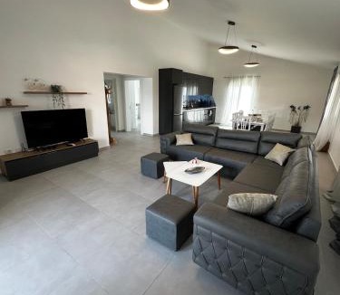 Lezhe House | Modern Getaway Meets Nature