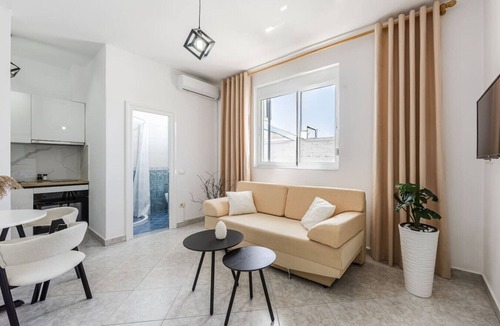 Rade Apartment | Modern Home with Wifi and Beach Access | Golem by PikHost