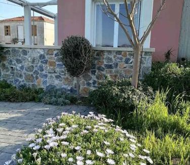 Lesvos House | Modern house by the sea