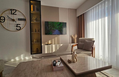 Jerli Talinovac Apartment | Modern Loft Scenic Views & Private Garage in City Center
