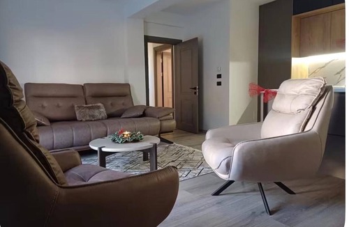 Restelicë Apartment | Modern Luxury Ski Retreat w/Stunning Mountain Views