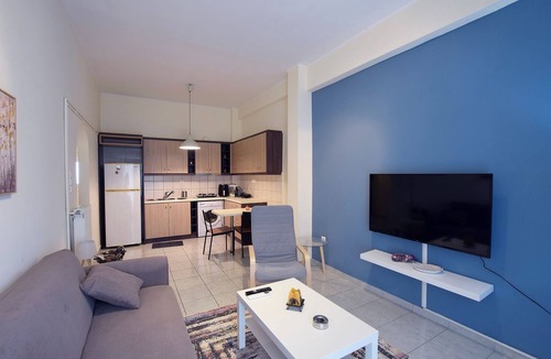 Aigaleo Apartment | Modern Metro Apartment – 20m from Egaleo Metro | 2BR | Sleeps 4