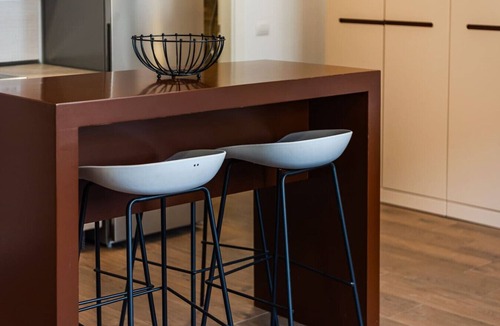 Qerek Apartment | Modern Studio by the Beach - Orkidea by PikHost