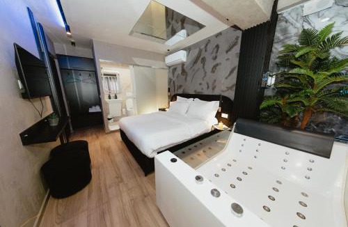 Blloku Hotel | Modern Suite by The Bubbles Rooms