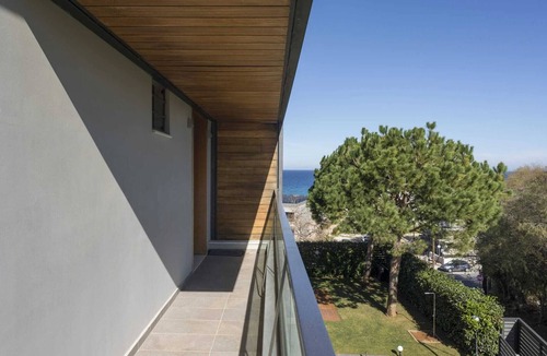 Daratsos Villa | Modern villa w/pool, near beach & city centre