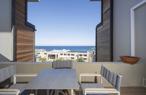 Daratsos Villa | Modern villa w/pool, near beach & city centre