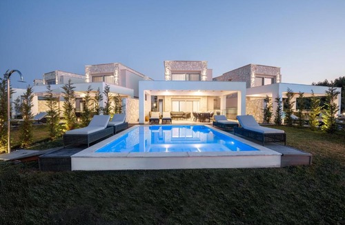Haniotis Villa | My Sea Lodge - Ventalia Complex