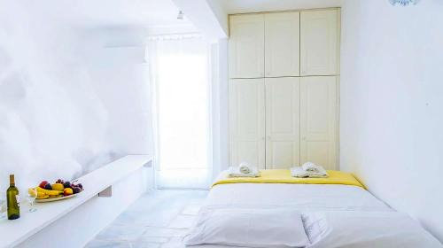 Agios Ioannis Villa | Myrovi Sunset Villa - Sea View & Pool in Kanalia