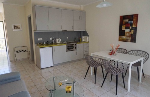 Dhrakata Apartment | Myrtos Cottages Cleo