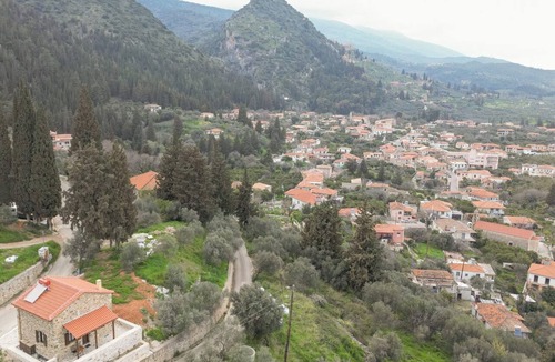 Mystras House | Mystras Panorama House. Stone House wtih Jacuzzi and the best View