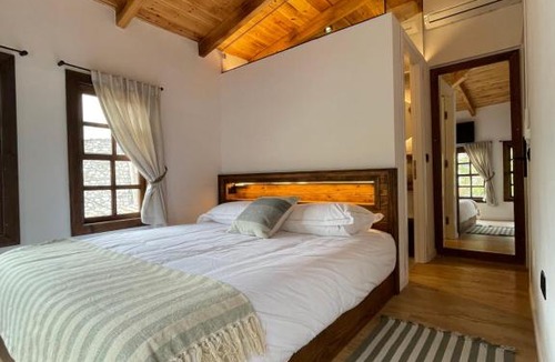 Berat Hotel | N'Gorice