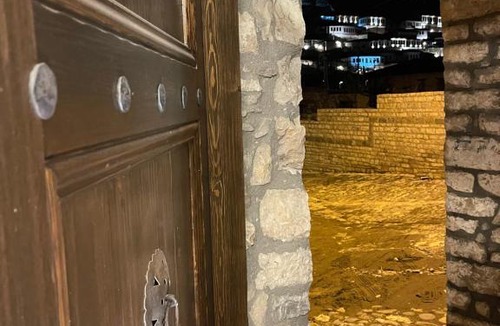 Berat Hotel | N'Gorice