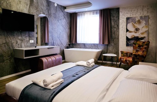 Dushanovë Hotel | Nafron Hotel