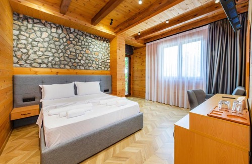 Shkoder County Hotel | Nature House