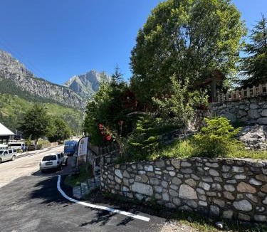 Valbone Hotel | Natyra balcony