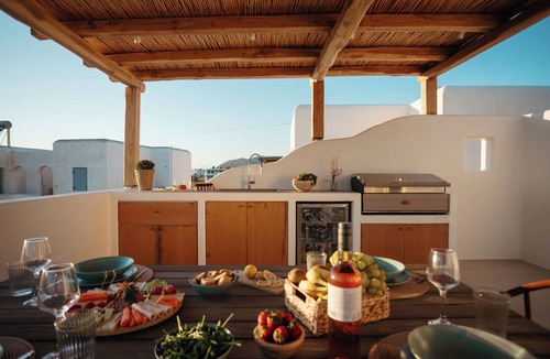 Kastraki House | Naxos Family Home in Kastraki – 3-Min Walk to Beach, Veranda, BBQ & Parking