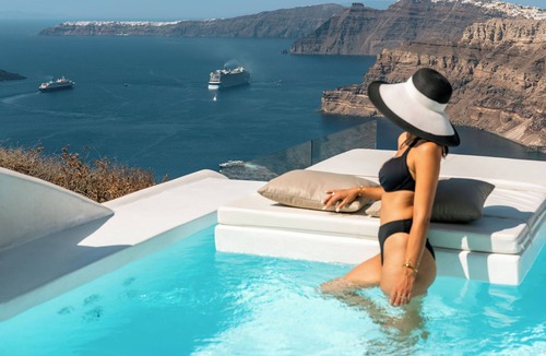 Megalochori Hotel | Nelya Suites