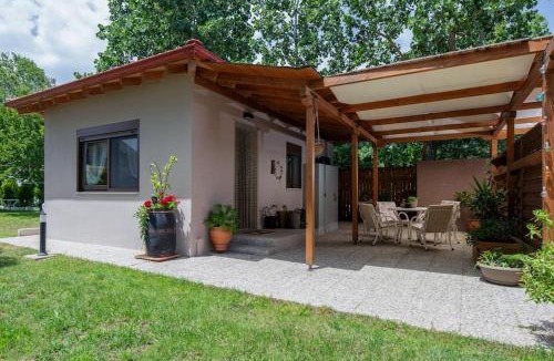 Sikia House | Nerium - Golden Fig Sykia lodge