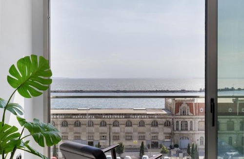Ladadika Apartment | Nero Luxury Suites by Zennova