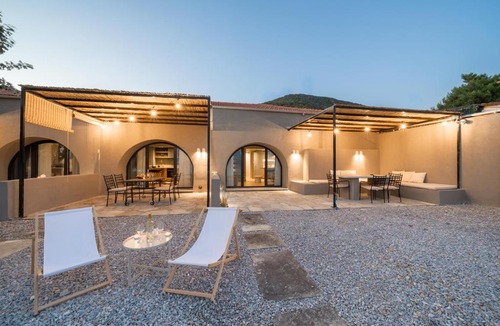 Volos Villa | Nest On The Beach Sky Residence