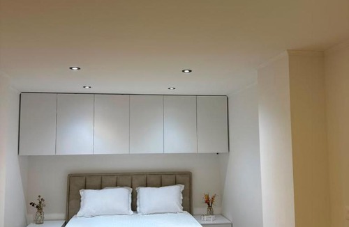 Shkembi i Kavajes Apartment | Nevi's Room 1