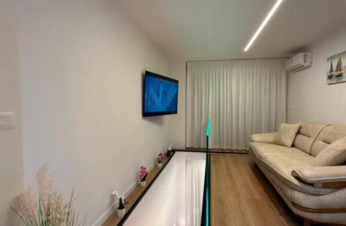 Shkembi i Kavajes Apartment | Nevi's Room 1