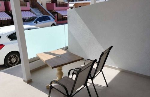 Sarti Condo | New Horizon Sarti - Ground Floor Triple Room A2