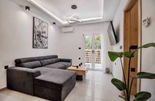 Heraklion Apartment | New Luxury Apartment near Center with Garden View