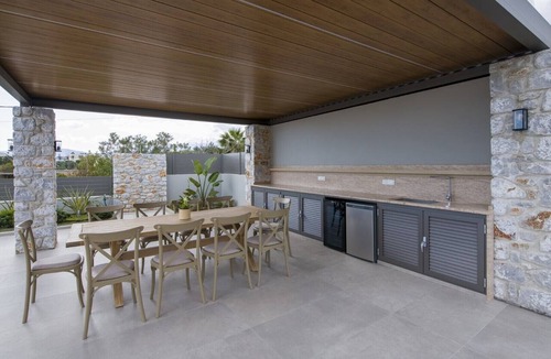 Kato Galatas Villa | New Luxury Villa★Sauna & Jacuzzi★2 Private Heated Pools★Sleeps 24★Everything Within Walking Distance