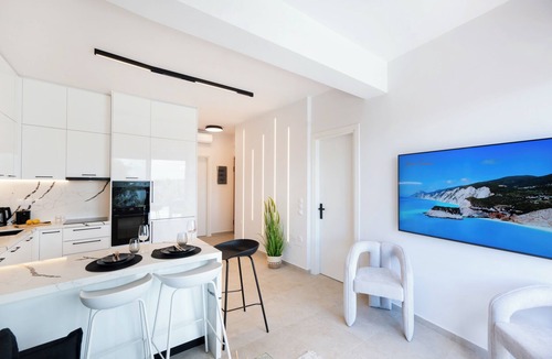 Perigiali Apartment | Nicole's Luxury Collection