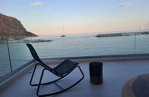 Monemvasia Apartment | Niriis-Castle vista