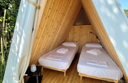 Kariotai Cabin | Nirikos Camping