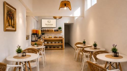 Perissa Hotel | Noème Santorini